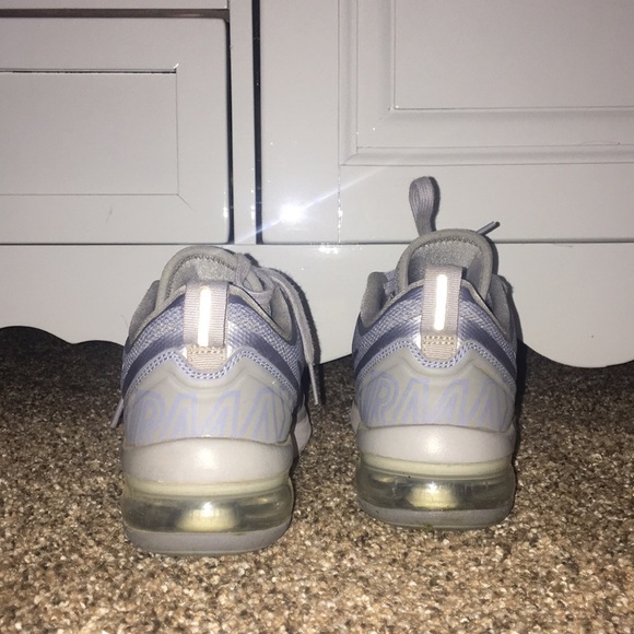 Nike AirMax - Picture 2 of 3